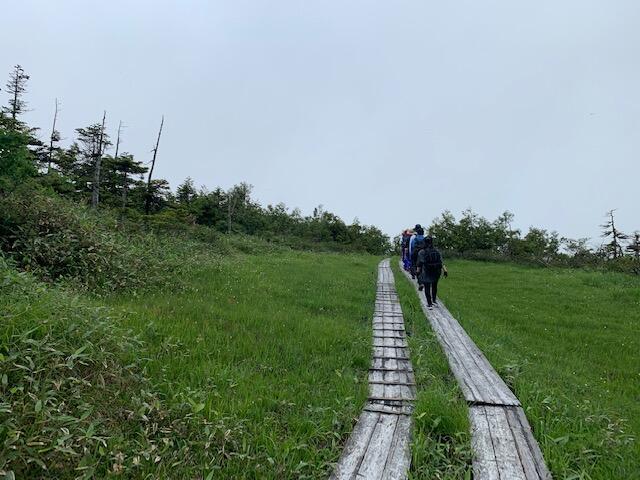 富士見峠からアヤメ平を目指す